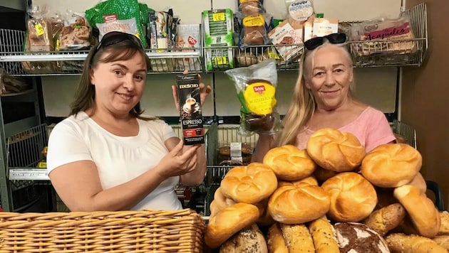 Die Ukrainerinnen Svitlana und Olga wohnen in Illmitz. Einmal pro Woche kommen sie in die „Tafel“ nach Eisenstadt. (Bild: Petra Klikovits)