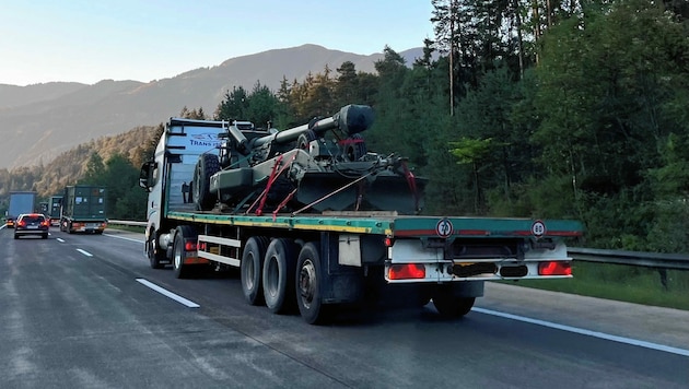 Lastwagen mit brisanter Ladung wurden auf der Südautobahn gesichtet. (Bild: Hannes Wallner)