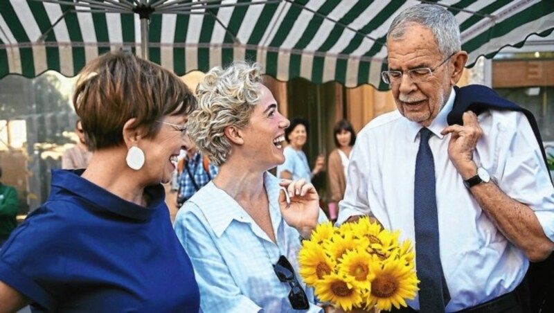 Ein Plausch mit Festspielstar Verena Altenberger auf der Schranne (Bild: ANDREAS TROESTER)