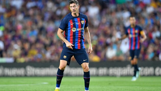 Superstar Robert Lewandowski musste bei Barça um Spielgenehmigung zittern. (Bild: APA/AFP/Pau BARRENA)