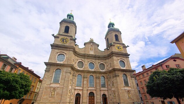 Bei Ausgrabungen am Innsbrucker Dom wurden eine Kapelle und eine Priestergruft entdeckt. (Bild: stock.adobe.com/LianeM)