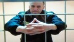 Kommt Nawalny jemals wieder frei? Selbst in Haft werden ihm zusätzliche Jahre hinter Gitter aufgebrummt. (Bild: AP)