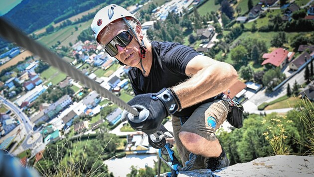 Roland Micelli will gleich 15 Klettersteige packen. (Bild: EVELYN HRONEK)