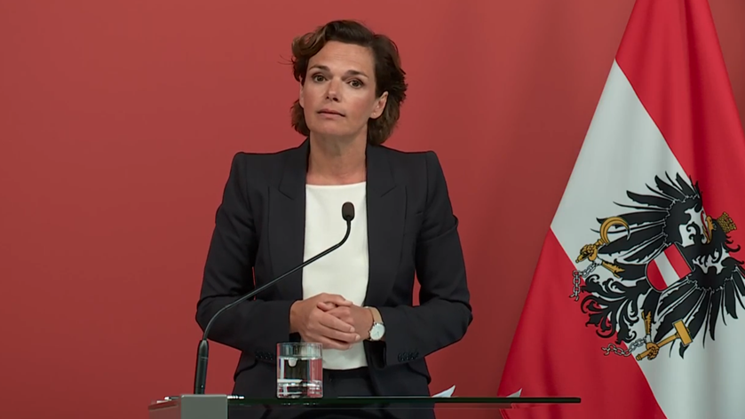 SPÖ-Chefin Pamela Rendi-Wagner wirft der Regierung vor, Möglichkeiten, die Preise gezielt zu senken nicht zu nutzen. (Bild: Screenshot/APA Livestream)