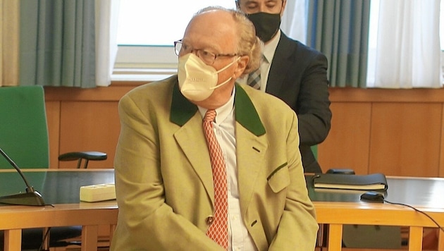 Alfons Mensdorff-Pouilly sitzt wieder als Angeklagter vor Gericht in Wien. (Bild: Gerhard Bartel)