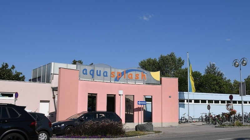 The entrance to the outdoor pool. (Bild: P. Huber)