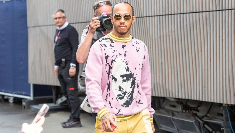 Always stylish on the road: Lewis Hamilton (Bild: GEPA )