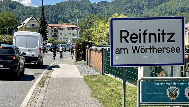 Im Bereich der Ortseinfahrt von Reifnitz lauern auf Radfahrer Gefahren, der weitere Lückenschluss wird bereits geplant (Bild: Hronek Eveline)