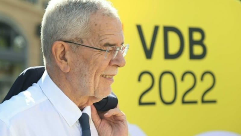 Bundespräsident Alexander Van der Bellen kämpft um seine Wiederwahl und kann dabei auf die Unterstützung aller neun Landeschefs bauen. (Bild: APA/FRANZ NEUMAYR)