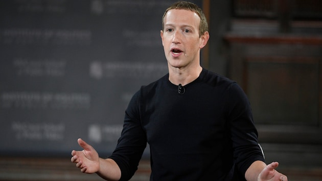 Facebook-Gründer Mark Zuckerberg benannte seinen Social-Media-Konzern in Meta um. (Bild: AP)