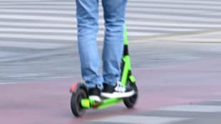 Der 35-Jährige war mit einem E-Scooter unterwegs (Symbolbild). 