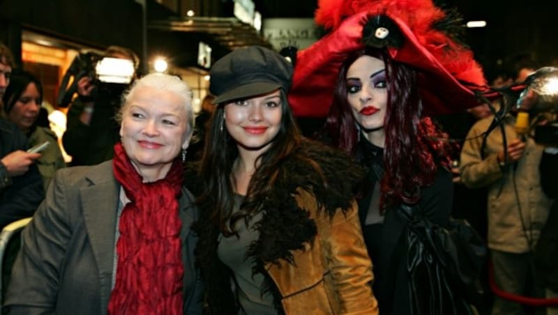 Eva-Maria Hagen mit Enkelin Cosma-Shiva Hagen und Tochter Nina Hagen (Bild: FOTO LANGBEHN / Action Press / picturedesk.com)