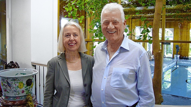 Frank Stronach und seine Frau Frieda im Jahr 2022 (Bild: Edda Graf)