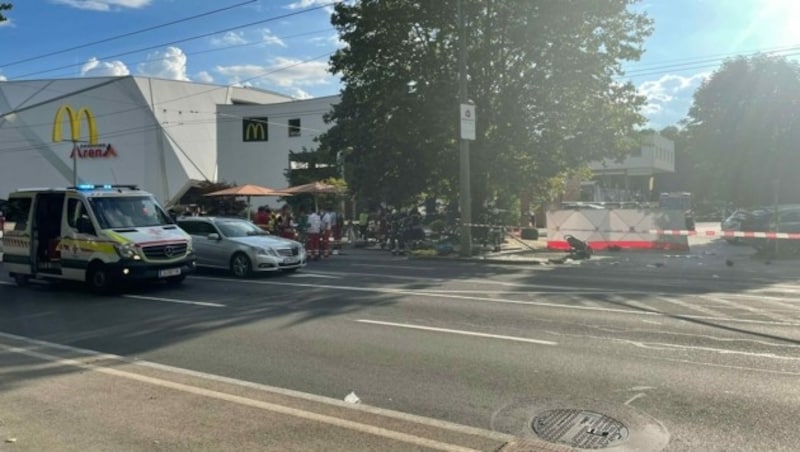 Der Unfall ereignet sich in der Alpenstraße (Bild: Benedikt Grabner)