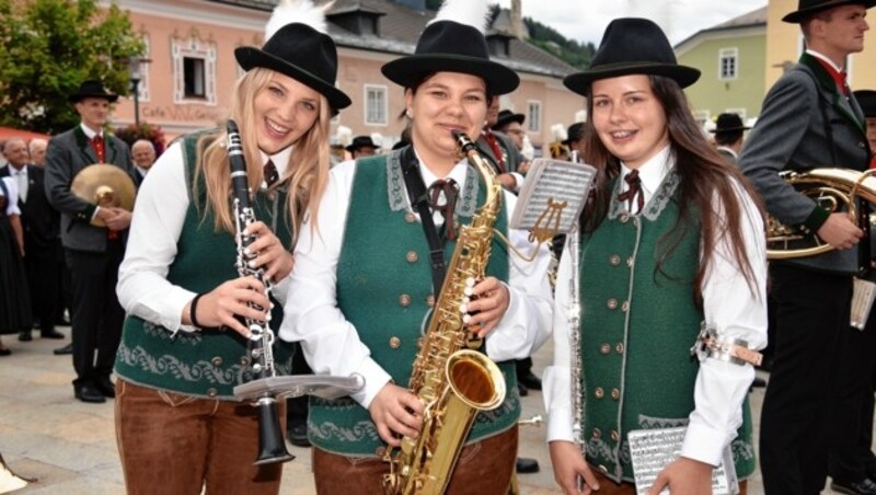 Die Dorfmusik Wölting umrahmte das Fest (vlnr. Magdalena, Florentina, Julia) (Bild: ROLAND_HOLITZKY)