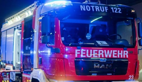 Stets für Einsätze aller Art bereit ist die Berufsfeuerwehr in Klagenfurt – daher macht sie viele positive Schlagzeilen. Nun aber gibt es Vorwürfe gegen ihren Chef. Symbolbild (Bild: APA/Georg Hochmuth)