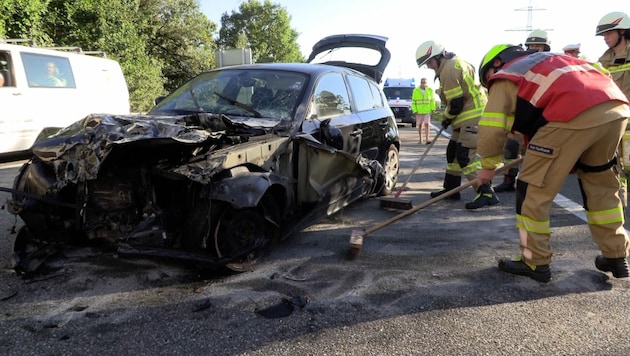 Der BMW der Familie wurde bei dem Unfall schwer beschädigt. (Bild: Maurice Shourot)