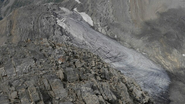 Im Bereich der Gletscherseen am Brandner Gletscher kam die deutsche Wandergruppe nicht mehr auf den markierten Weg zurück. (Bild: Sebastian Daniel - stock.adobe.c)