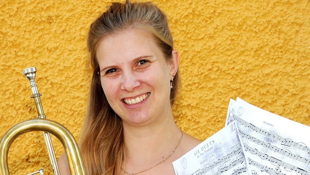 Veronika Schnabel ist in ihrer Gemeinde Lunz am See das „Mädchen für alles“. Mit ihrem Flügelhorn spielt sie auch im örtlichen Musikverein regelmäßig selbst groß auf. (Bild: Crepaz Franz)