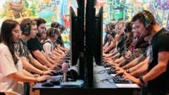 Mehr als 1400 Aussteller aus 64 Ländern präsentieren auf der diesjährigen Gamescom ihre Neuheiten. (Bild: ASSOCIATED PRESS)