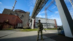 Saporischschja: Noch wird das brandgefährliche Atomkraftwerk von den Russen besetzt gehalten. (Bild: AP)
