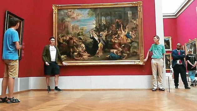 Klebe-Anschlag am Freitag auf ein Gemälde in München (Bild: Letzte Generation)