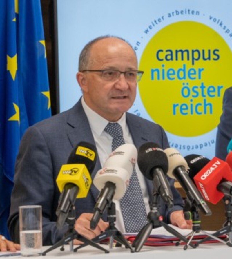 Professor Christian Keuschnigg, aktuell Direktor der Wirtschaftspolitischen Zentrums und Universitätsprofessor an der Universität St. Gallen in der Schweiz, war als Experte zu Gast am Campus Niederösterreich. (Bild: Volkspartei Niederösterreich)