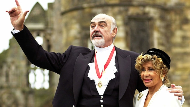 Sir Sean Connery mit seiner Frau Micheline (Bild: David Cheskin / PA / picturedesk.com)