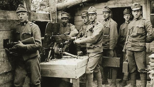 Soldaten des Infanterieregiments Nr. 7 am Maschinengewehr Schwarzlose - das Standard-MG in der k.u.k Armee. (Bild: Bundesheer)