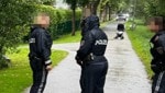 Die Polizei am Tatort (Bild: zoom.tirol, Krone KREATIV)