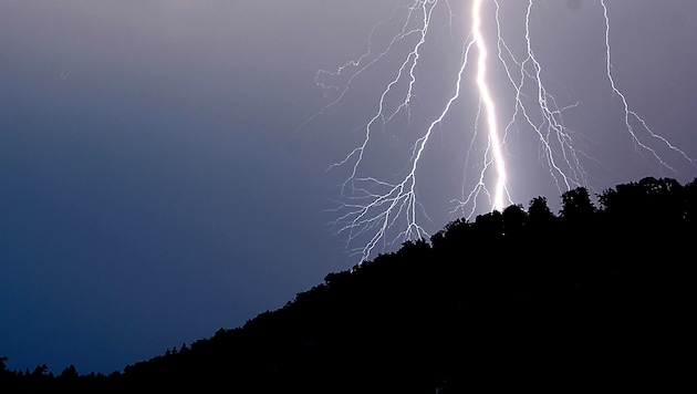 Die intensiven Gewitter sorgten für Stromausfälle (Symbolbild) (Bild: stock.adobe.com)