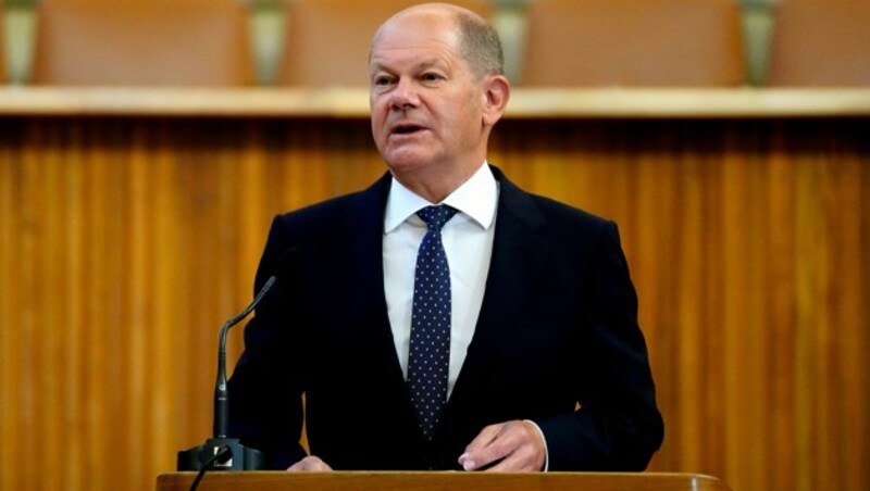 Kanzler Olaf Scholz während seiner Rede an der Karls-Universität in Prag (Bild: AP)