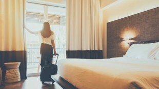 Los hoteleros advierten: ¡los precios de las habitaciones se disparan a 1000 euros por noche!  (Imagen: stock.adobe.com)