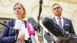 Energieministerin Leonore Gewessler und Finanzminister Magnus Brunner (Bild: APA/EVA MANHART)