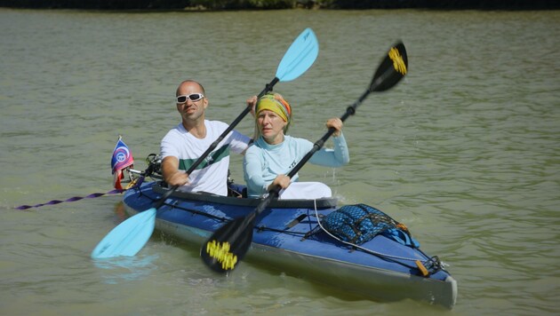 Sonja und Rudolf Lehner nahmen an der Kanu-Herausforderung teil. (Bild: ServusTV/Wegafilm)