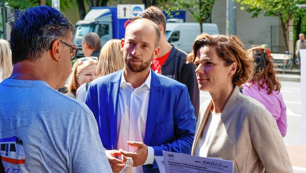 SPÖ-Chefin Pamela Rendi-Wagner und Landespartei-Chef David Egger auf der Schranne. (Bild: Markus Tschepp)