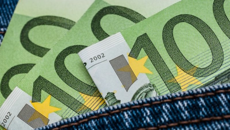 Die EU-Kommission möchte schon seit langem eine einheitliche Obergrenze für Bargeldzahlungen von 10.000 Euro in allen Mitgliedsstaaten einführen. (Bild: Stockfotos-MG - stock.adobe.com)