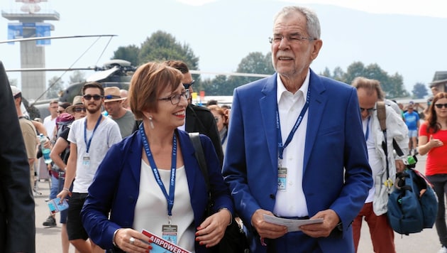 Alexander Van der Bellen und Doris Schmidauer bei der Airpower 2016 in Zeltweg, damals als Kandidat für das Amt des Bundespräsidenten (Bild: Jürgen Radspieler)
