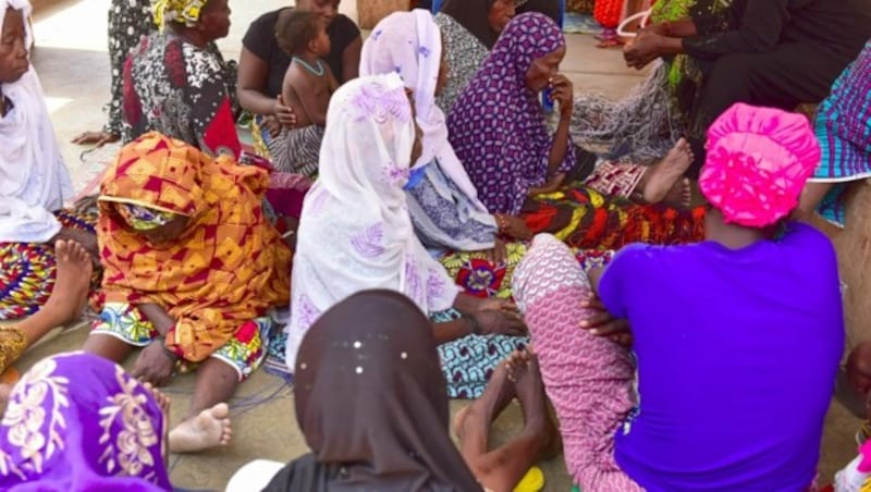 Diese Frauen wurden 2018 in Burkina Faso zu Genitalverstümmelungen „verurteilt“. (Bild: APA/AFP/ISSOUF SANOGO)