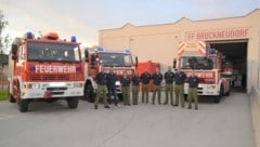 Neue "alte" Fahrzeuge verstärken jetzt wieder den Fuhrpark der Bruckneudorfer Feuerwehr. (Bild: Charlotte Titz)