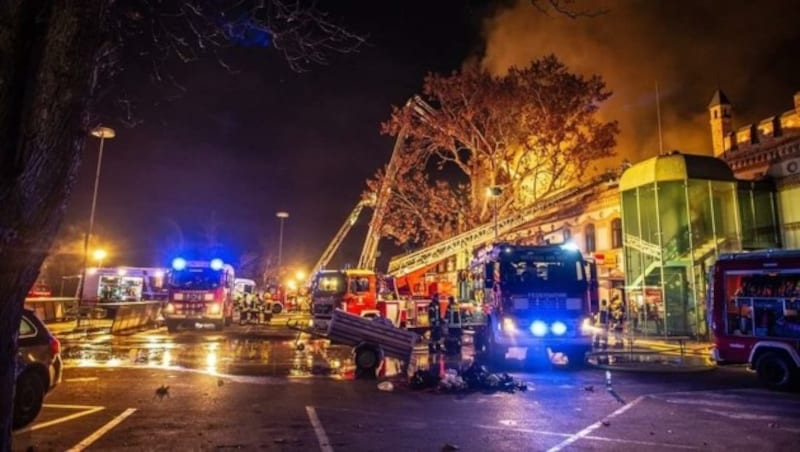 Beim Großbrand in einem Teil der „Erbse“ waren neun Feuerwehren dabei. Für die Bruckneudorfer waren es lehrreiche Stunden. (Bild: FF Bruckneudorf)