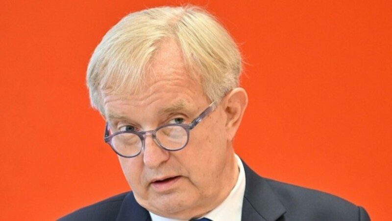 Ärztekammer-Präsident Johannes Steinhart bekommt den Konflikt nicht in den Griff. (Bild: APA/Helmut Fohringer)