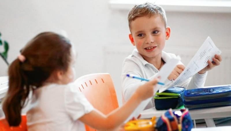 Ab dem Wintersemester ermöglicht das Land Kärnten 14 Volksschulklassen eine Workshop zum Thema Hund zu sich in die Schule zu holen. (Bild: TASS)