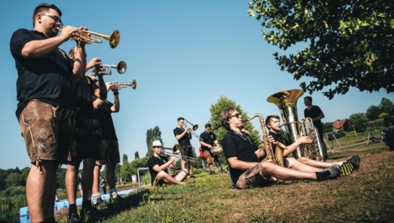 Brass Cuvee sorgt beim Aufsteirern bereits am Samstag ab 16.30 Uhr auf der Bühne am Hauptplatz für tolle Stimmung. (Bild: Ulrike Rauch)