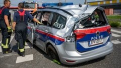 Vier Verletzte, darunter drei Polizisten, forderte der Unfall am Mittwoch. (Bild: Kerschbaummayr Werner)