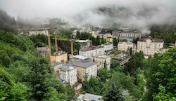 In Gasteins Zentrum wird seit 2021 an den Straubinger-Hotels gebaut. (Bild: Gerhard Schiel)