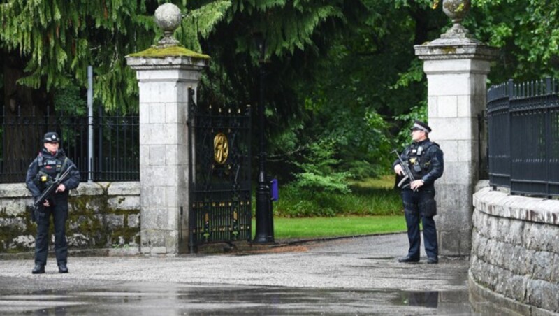 Die königliche Familie ist bereits fast vollzählig in Balmoral angekommen. (Bild: AFP/ANDY BUCHANAN)