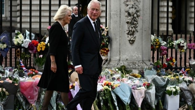 König Charles und Königin Camilla bezogen am Freitag ihre neue Residenz, den Buckingham-Palast. (Bild: AFP )