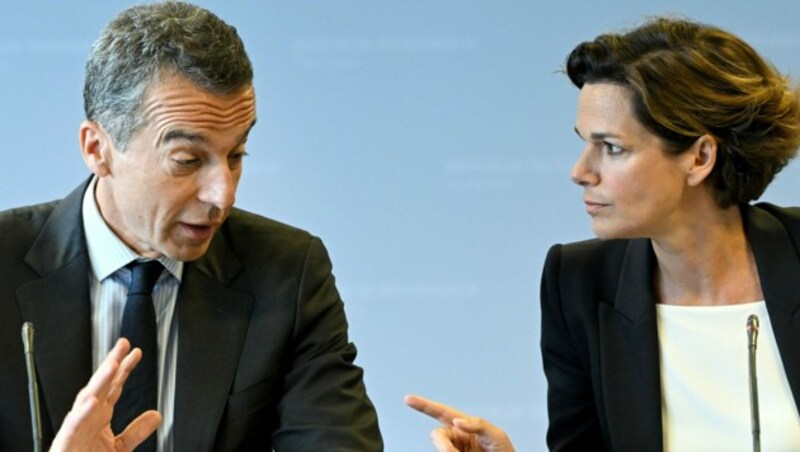 Christian Kern und Pamela Rendi-Wagner (Bild: Roland Schlager/APA/picturedesk.com)