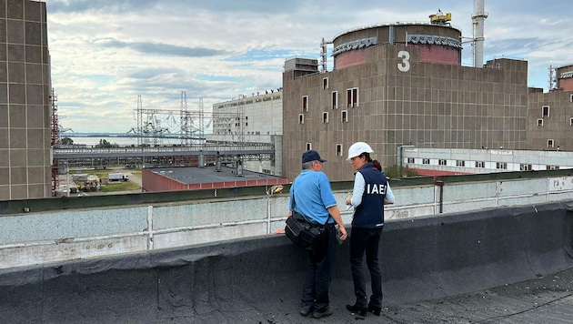 Die IAEA bei einer Inspektion des Kernkraftwerks Saporischschja (Bild: AFP)